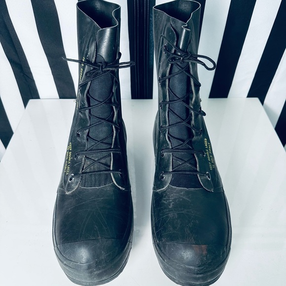 US Military Issue (1977) Mickey Mouse Bunny BATA Rubber Boots - 11R - Picture 9 of 12